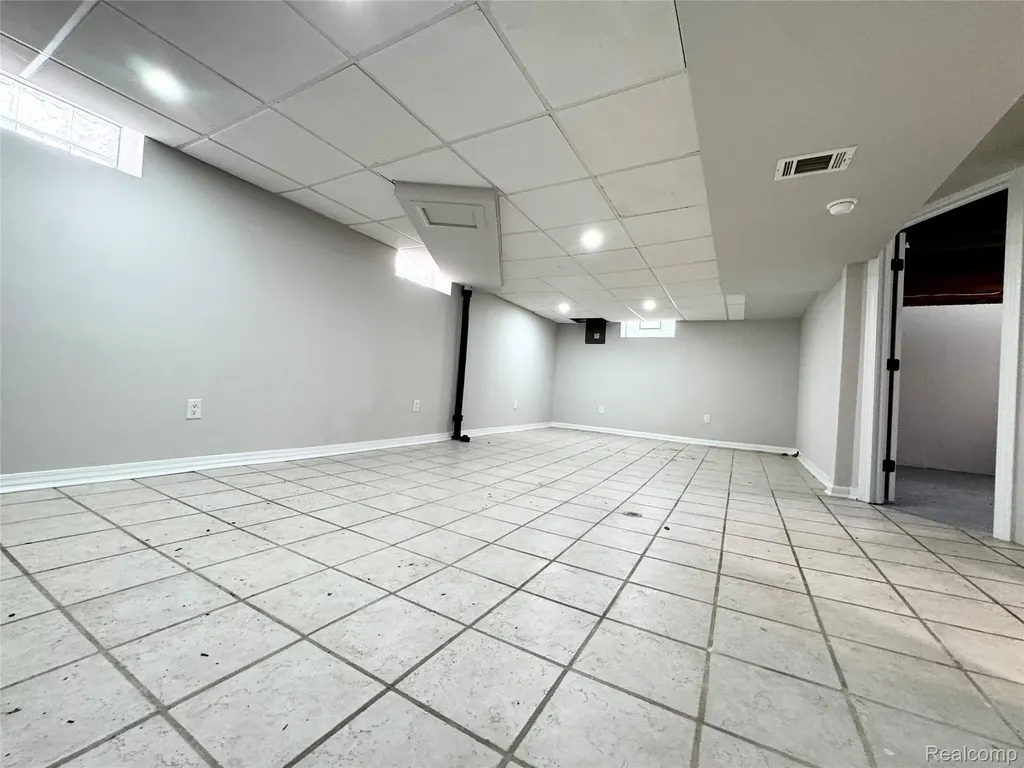 7751 Cortland Avenue Allen Park City MI 48101