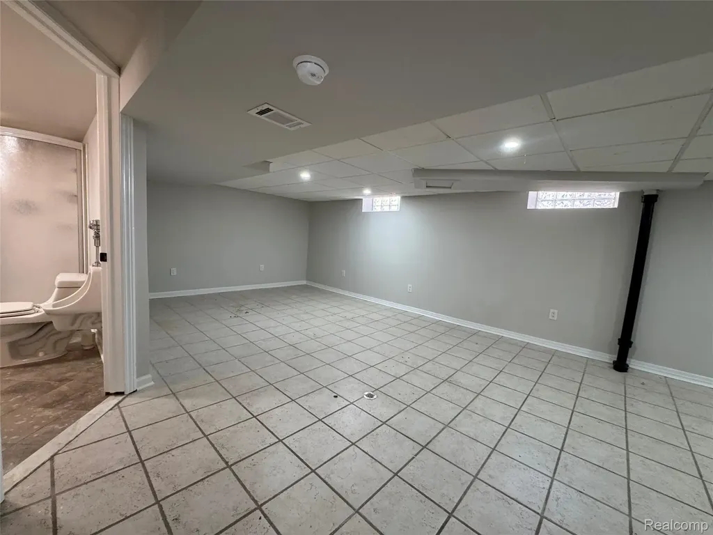 7751 Cortland Avenue Allen Park City MI 48101