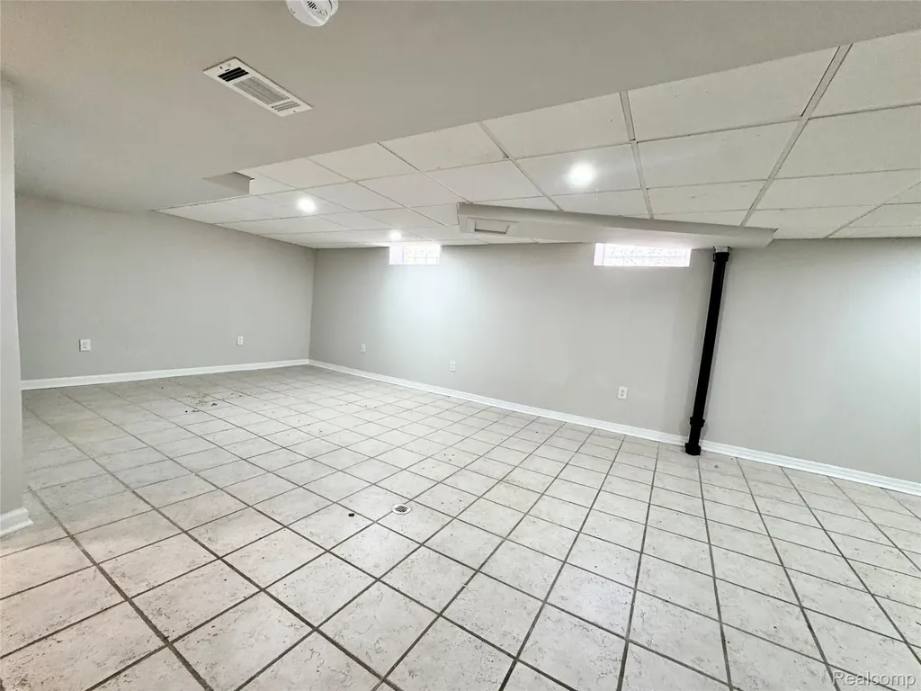 7751 Cortland Avenue Allen Park City MI 48101