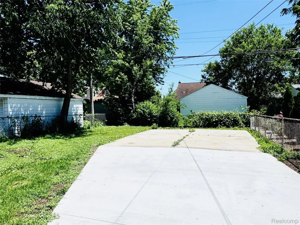 7751 Cortland Avenue Allen Park City MI 48101