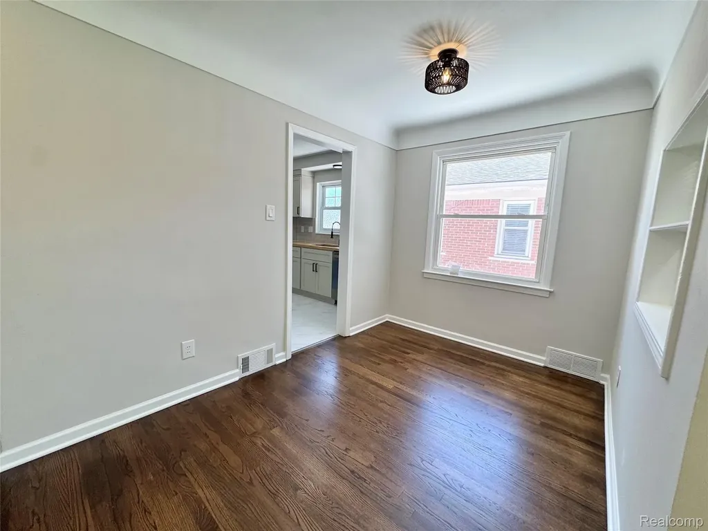 7751 Cortland Avenue Allen Park City MI 48101