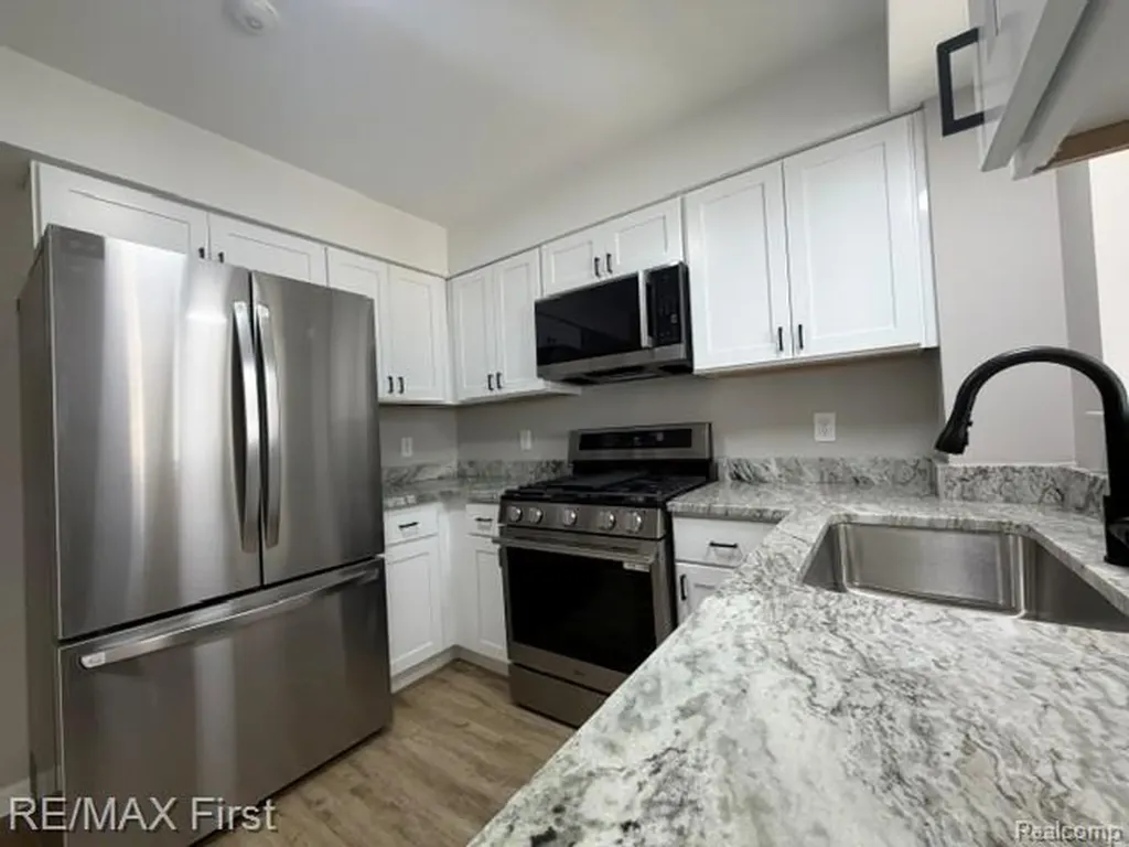 3865 Hunters Way Court Canton Charter Township MI 48188