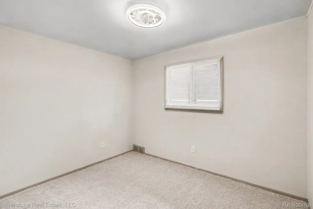 731 Monticello Avenue Pontiac City MI 48340