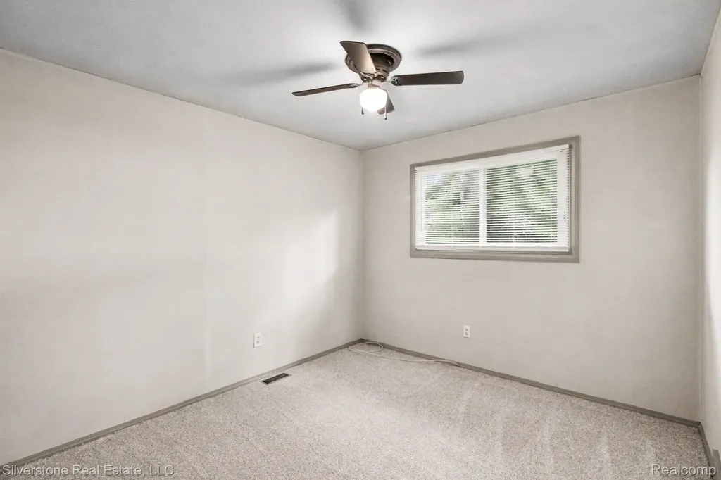 731 Monticello Avenue Pontiac City MI 48340