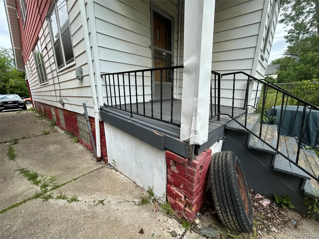 5050 Seminole Street Detroit City MI 48213