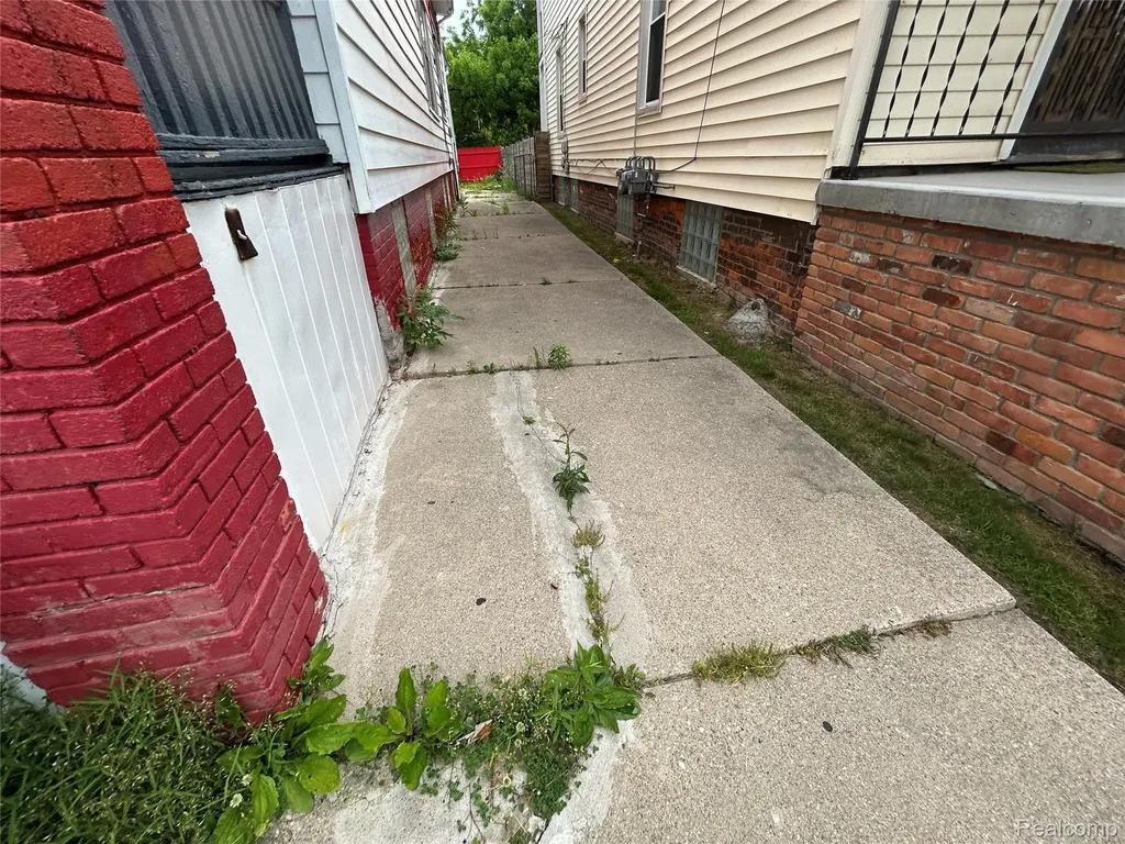 5050 Seminole Street Detroit City MI 48213