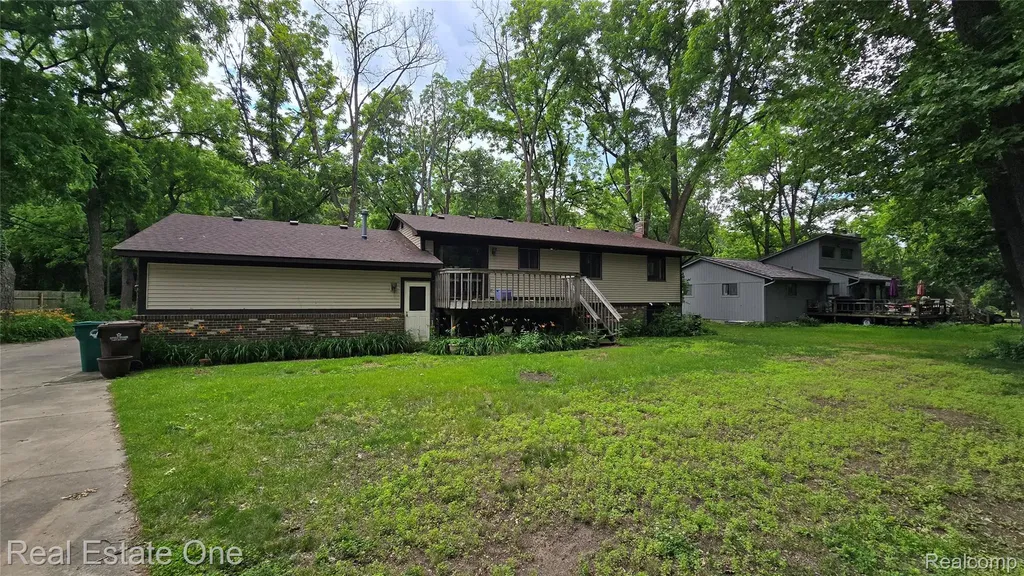 8950 Wise Road Commerce Charter Township MI 48382
