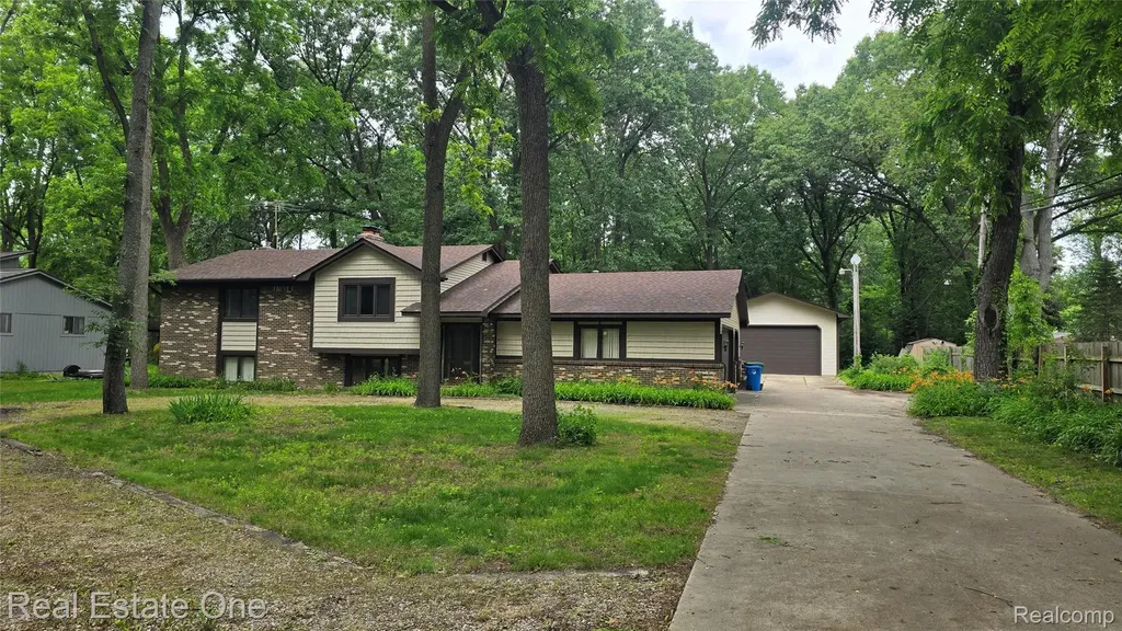 8950 Wise Road Commerce Charter Township MI 48382