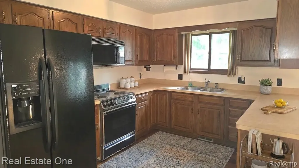 8950 Wise Road Commerce Charter Township MI 48382