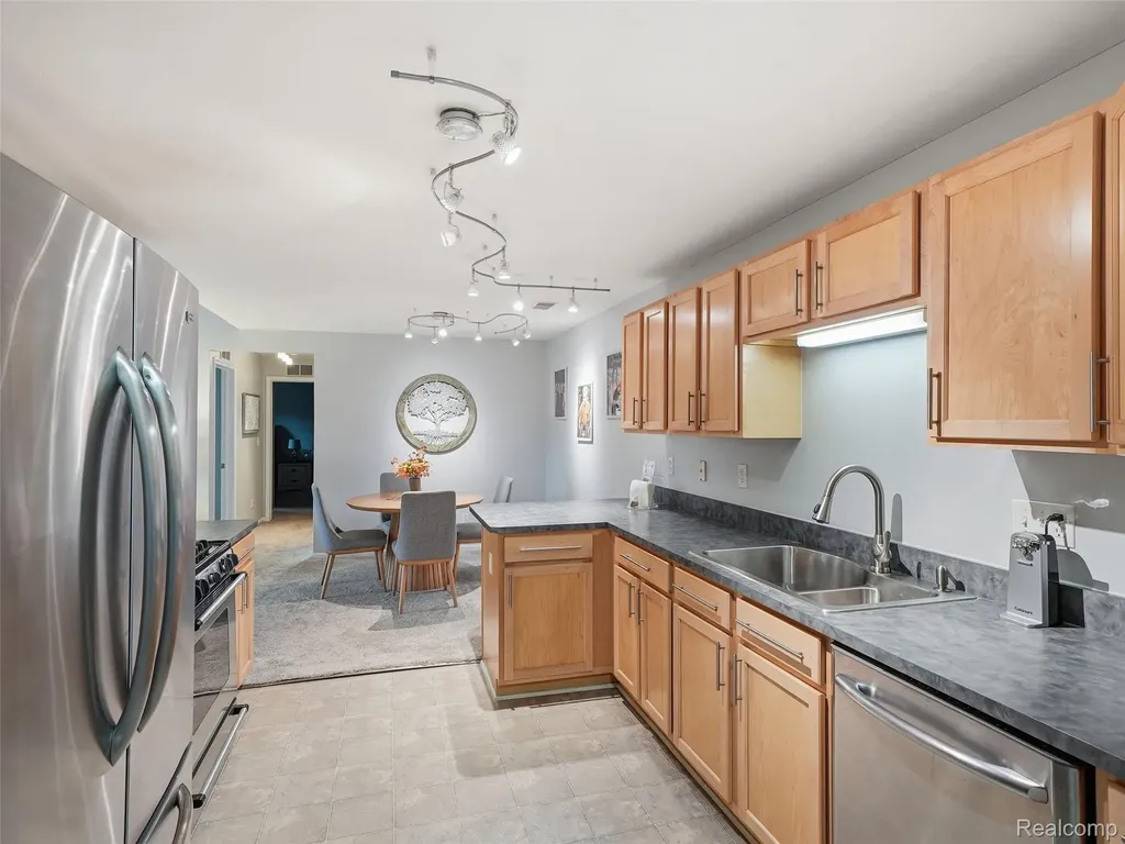 2858 Cottonwood Dr. Drive Waterford Charter Township MI 48328