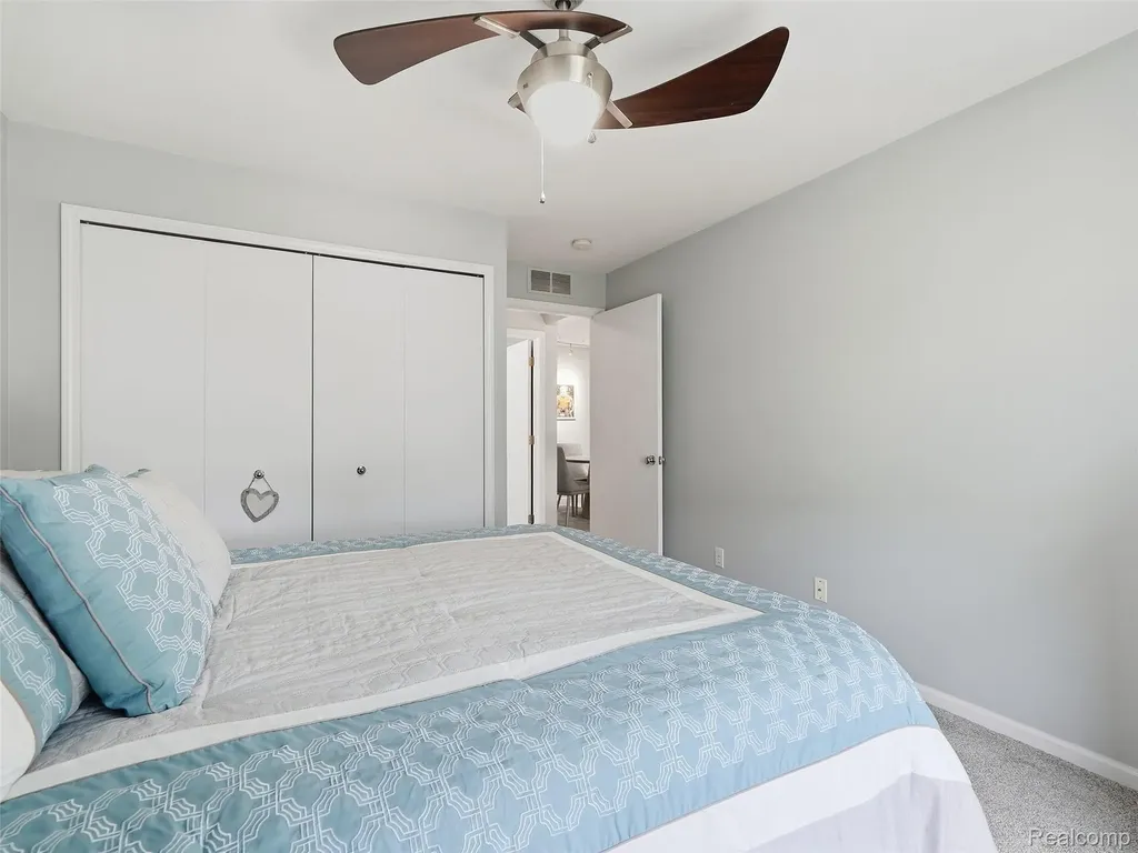 2858 Cottonwood Dr. Drive Waterford Charter Township MI 48328
