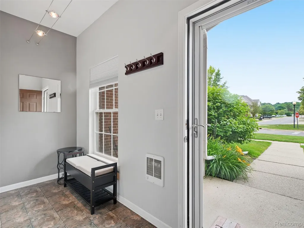 2858 Cottonwood Dr. Drive Waterford Charter Township MI 48328
