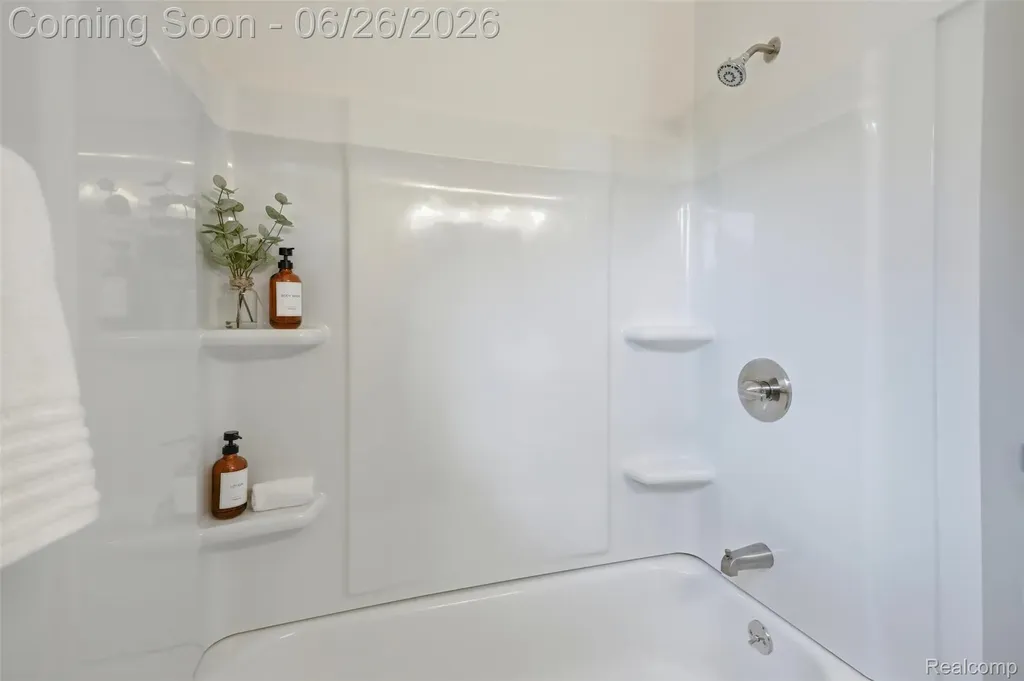 27320 Delton Street Madison Heights City MI 48071