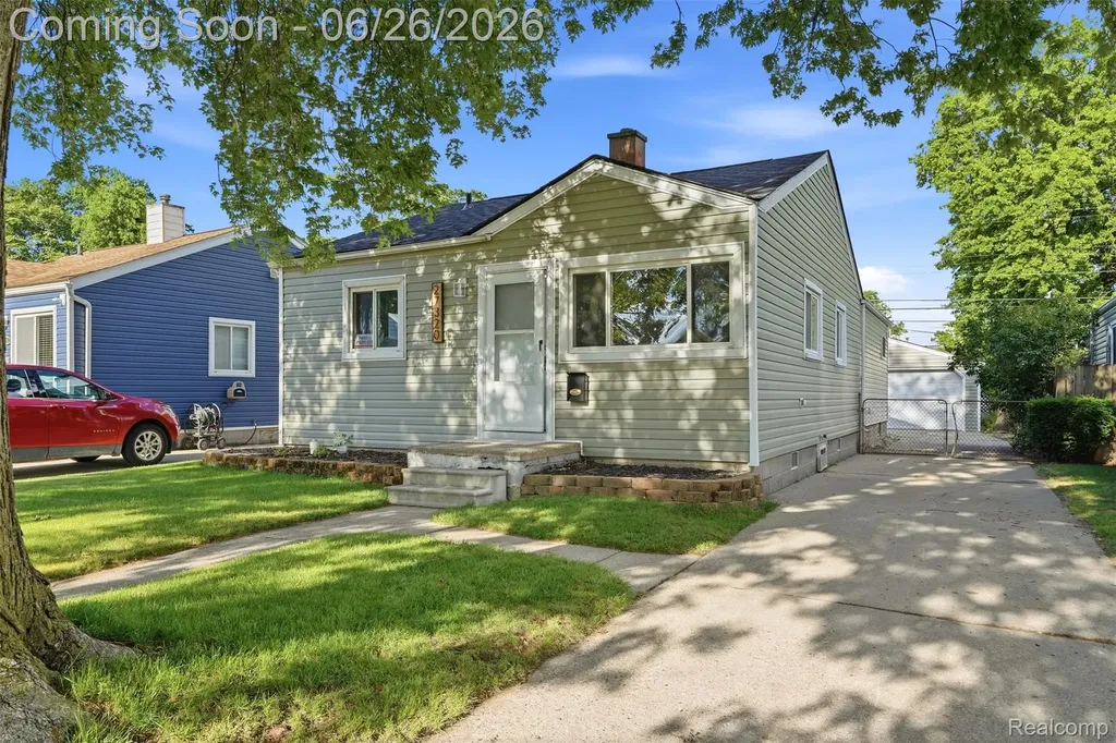 27320 Delton Street Madison Heights City MI 48071