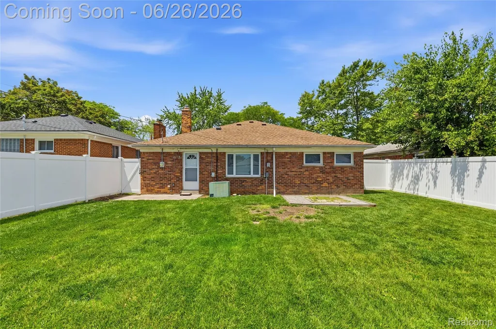 1075 12th Street Wyandotte City MI 48192