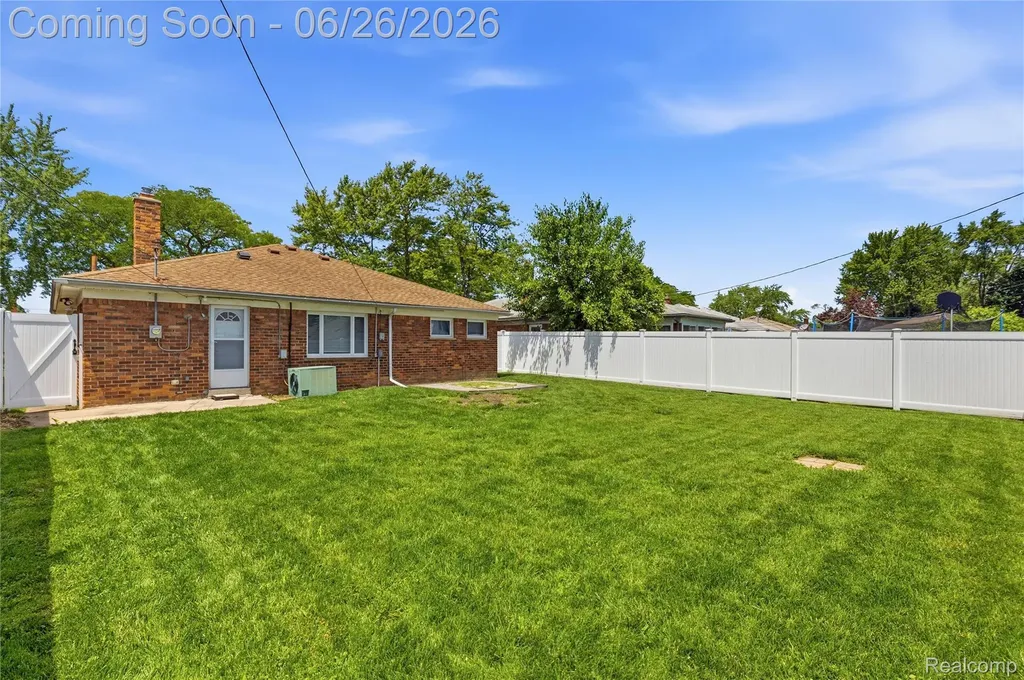 1075 12th Street Wyandotte City MI 48192