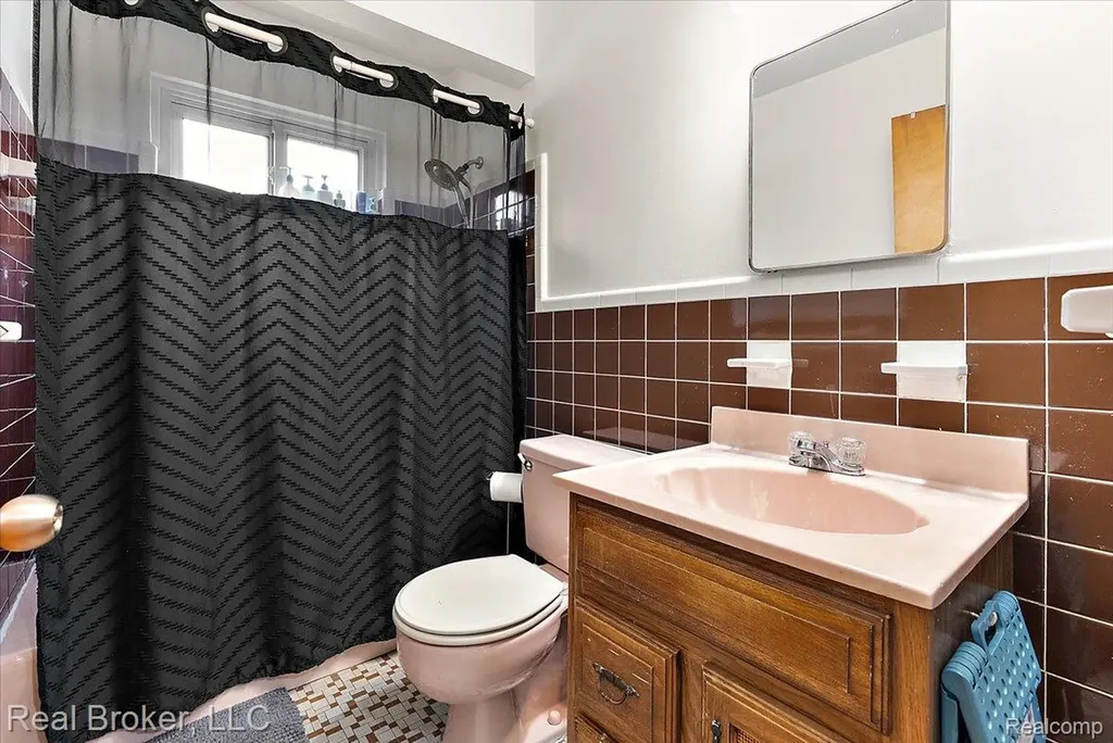 7624 Gary Avenue Westland City MI 48185