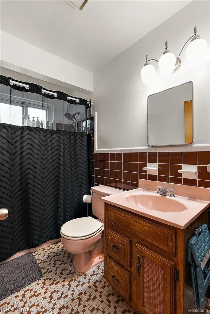 7624 Gary Avenue Westland City MI 48185