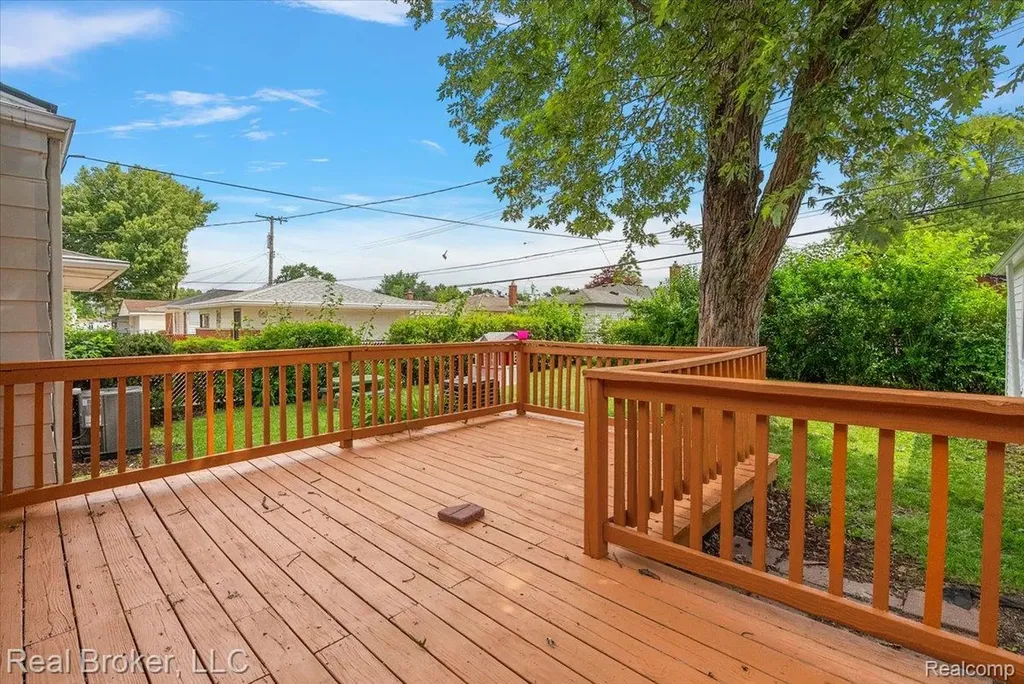 7624 Gary Avenue Westland City MI 48185
