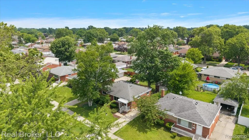 7624 Gary Avenue Westland City MI 48185