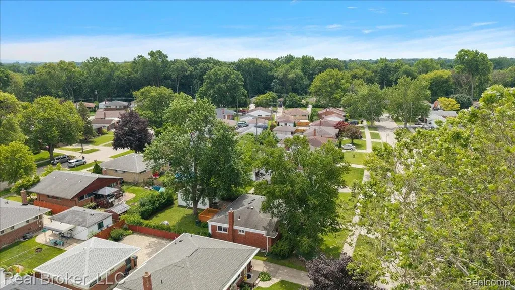 7624 Gary Avenue Westland City MI 48185