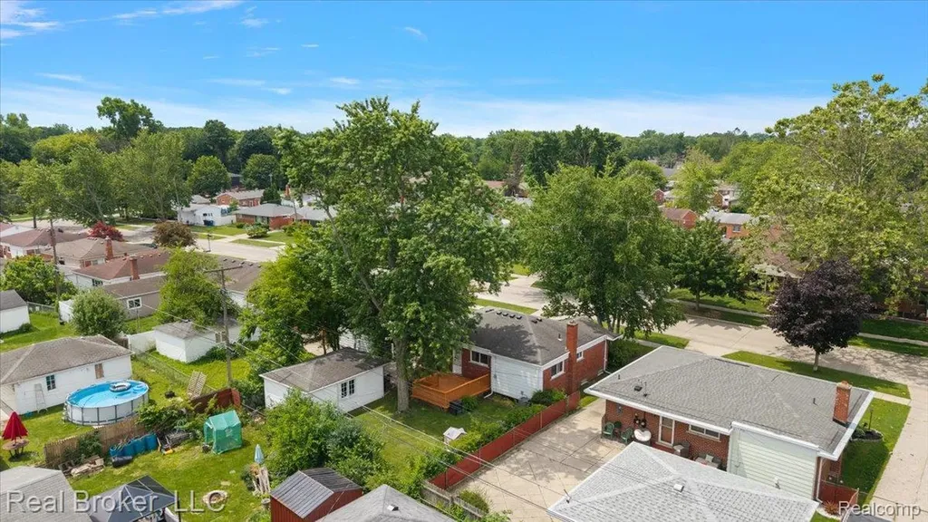 7624 Gary Avenue Westland City MI 48185