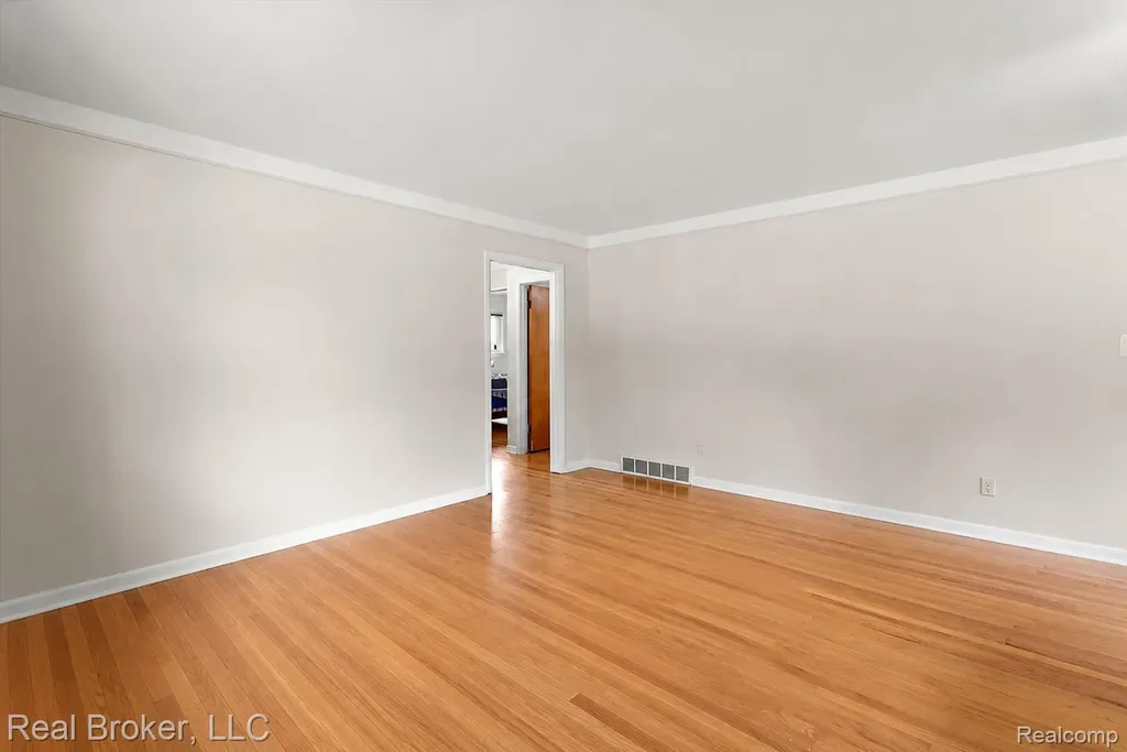 7624 Gary Avenue Westland City MI 48185