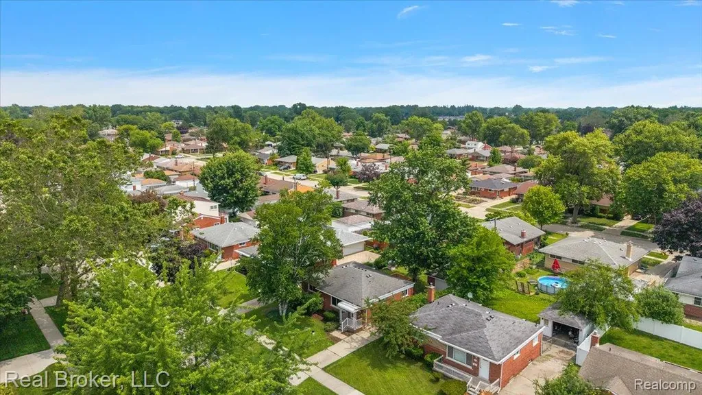 7624 Gary Avenue Westland City MI 48185