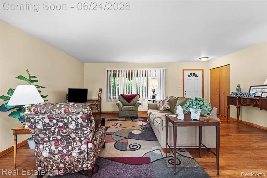 20920 Mckishnie Street Clinton Charter Township MI 48035