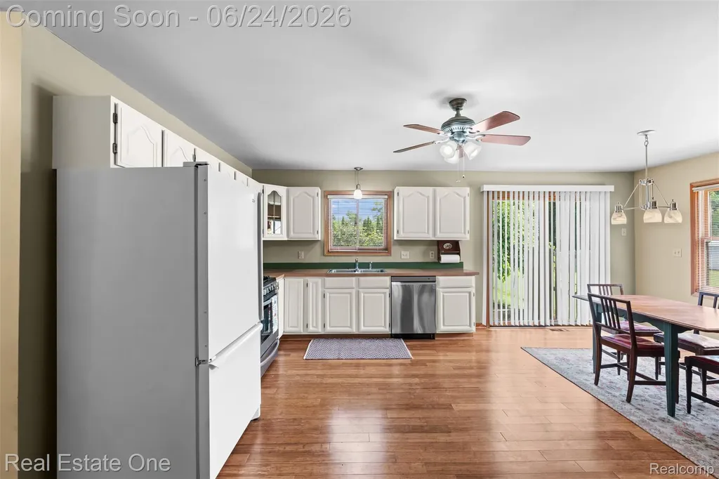 20920 Mckishnie Street Clinton Charter Township MI 48035