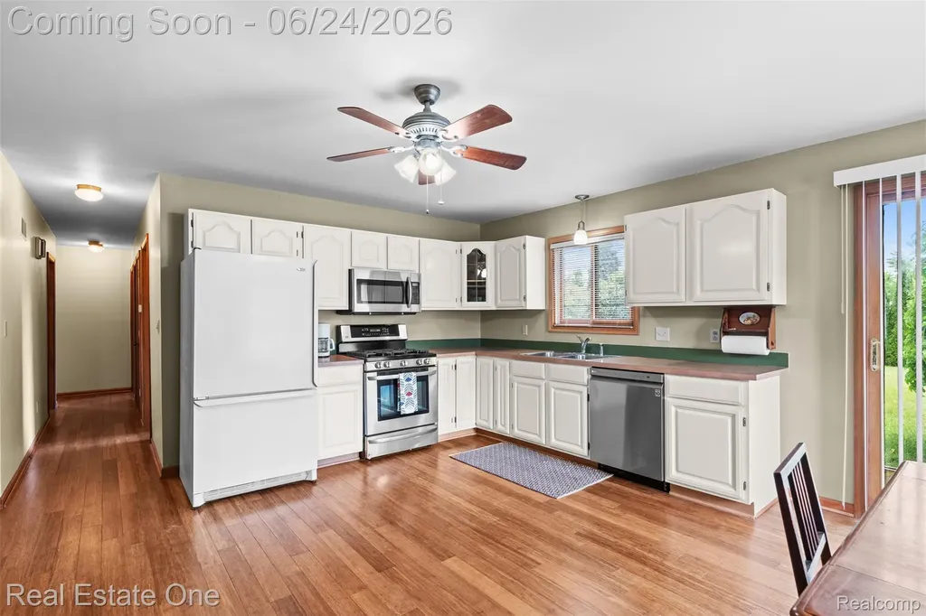 20920 Mckishnie Street Clinton Charter Township MI 48035