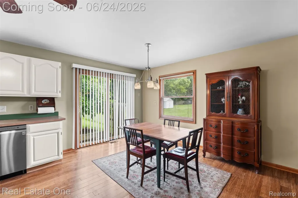 20920 Mckishnie Street Clinton Charter Township MI 48035