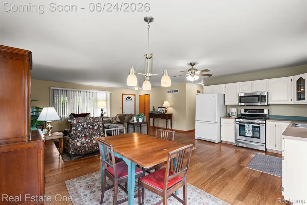 20920 Mckishnie Street Clinton Charter Township MI 48035