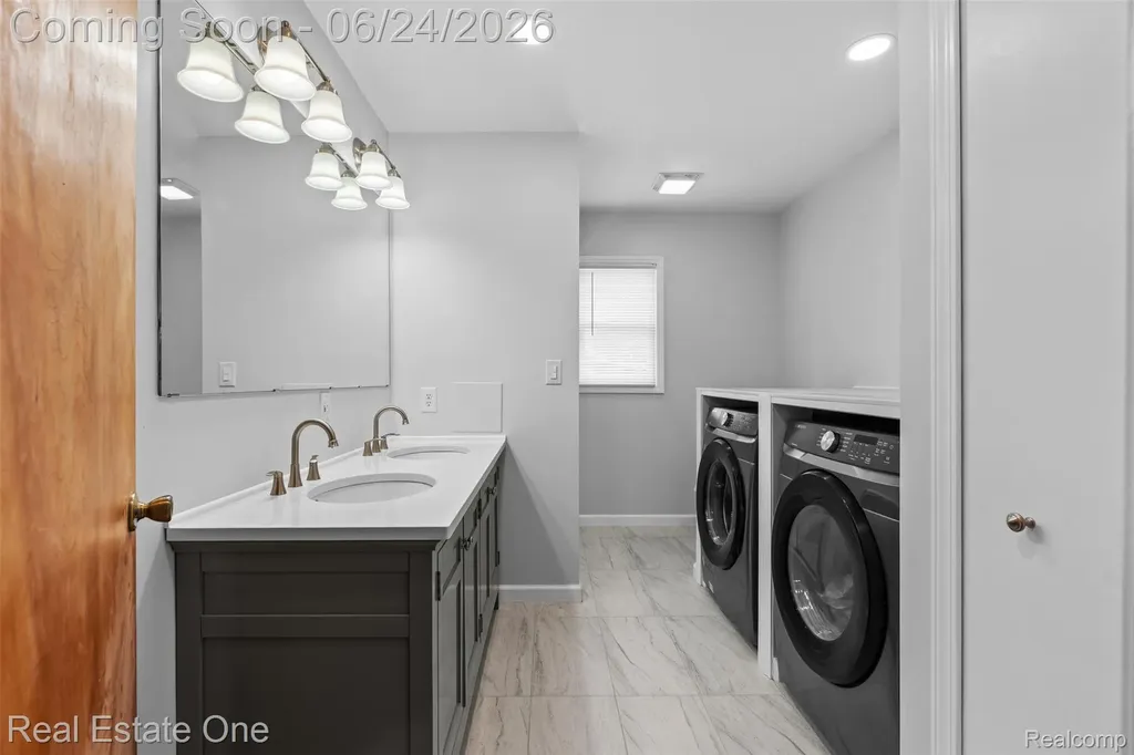20920 Mckishnie Street Clinton Charter Township MI 48035