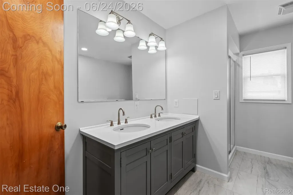 20920 Mckishnie Street Clinton Charter Township MI 48035