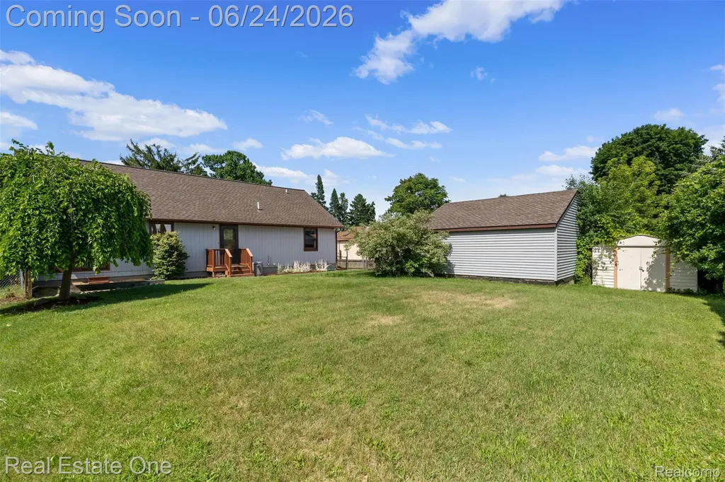 20920 Mckishnie Street Clinton Charter Township MI 48035