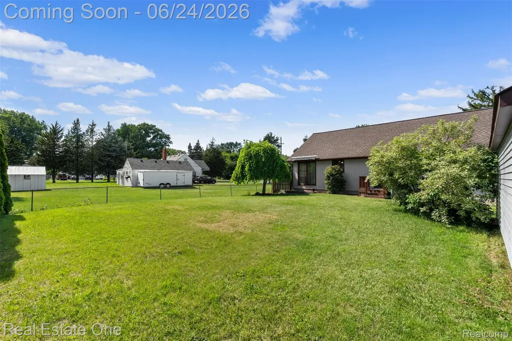 20920 Mckishnie Street Clinton Charter Township MI 48035