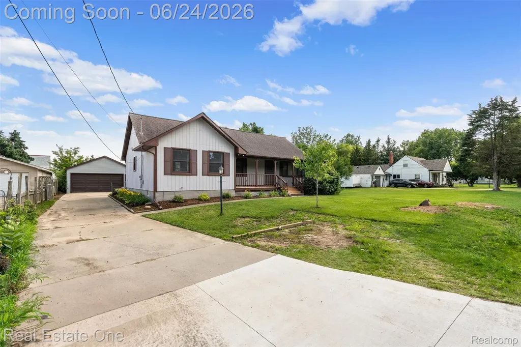 20920 Mckishnie Street Clinton Charter Township MI 48035