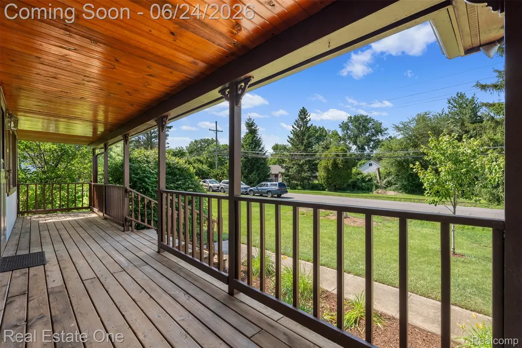 20920 Mckishnie Street Clinton Charter Township MI 48035
