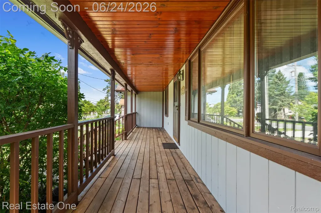 20920 Mckishnie Street Clinton Charter Township MI 48035