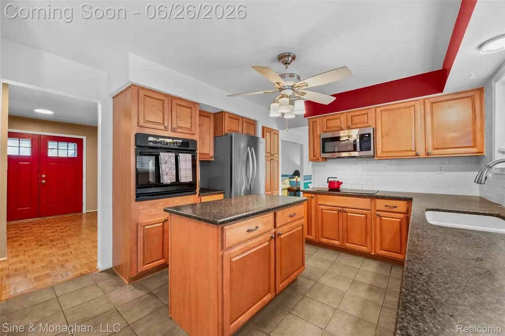 19120 Eldridge Lane Southfield City MI 48076