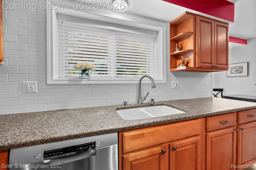 19120 Eldridge Lane Southfield City MI 48076