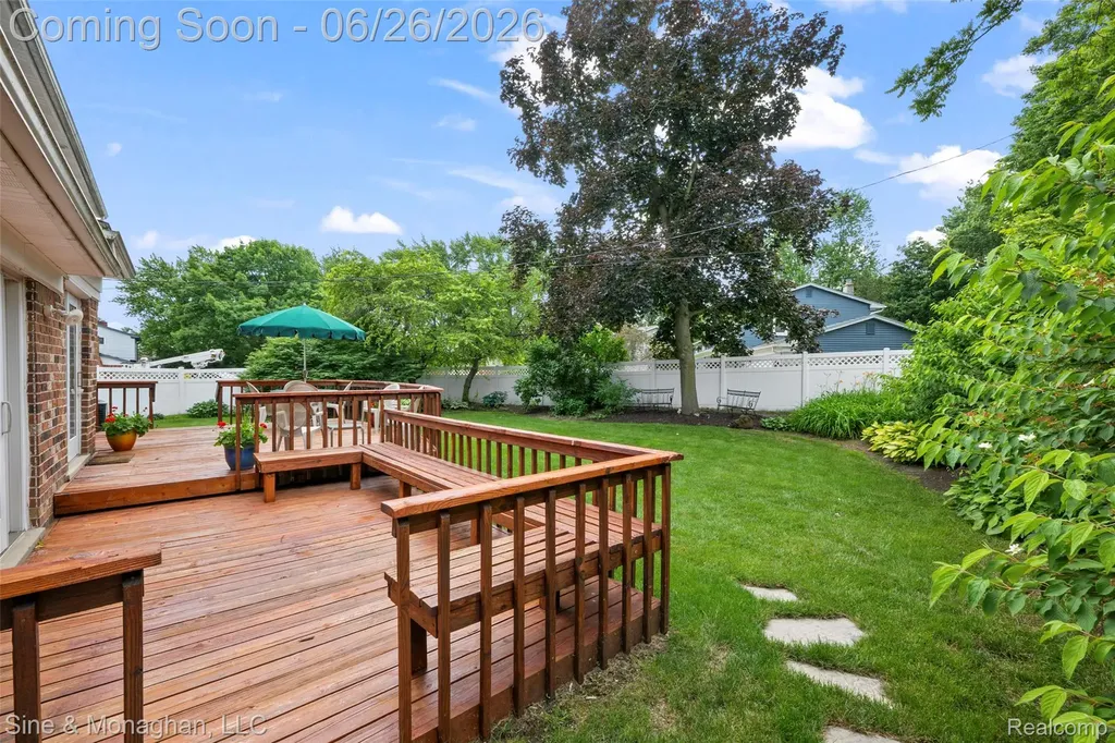 19120 Eldridge Lane Southfield City MI 48076