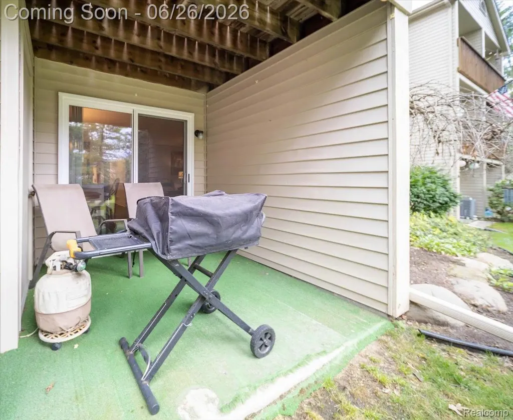 5060 Harbor Oak Drive Waterford Charter Township MI 48329