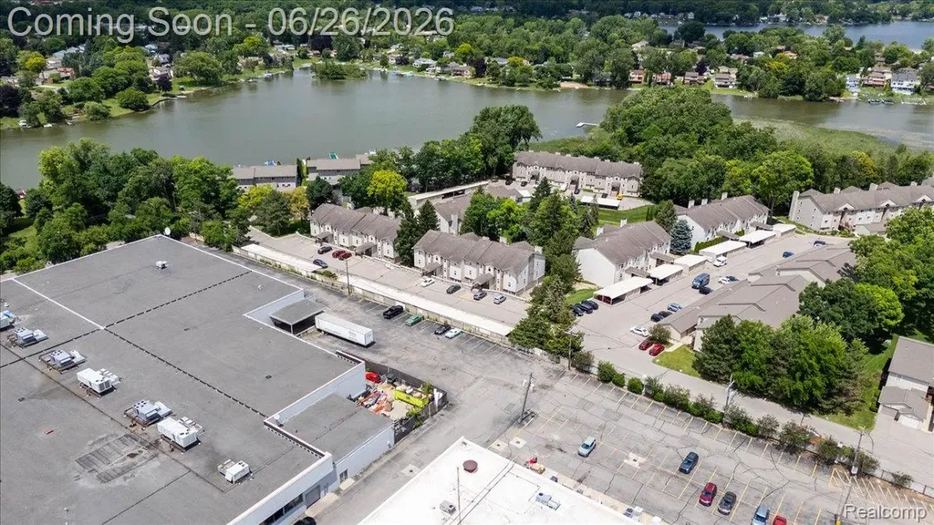 5060 Harbor Oak Drive Waterford Charter Township MI 48329