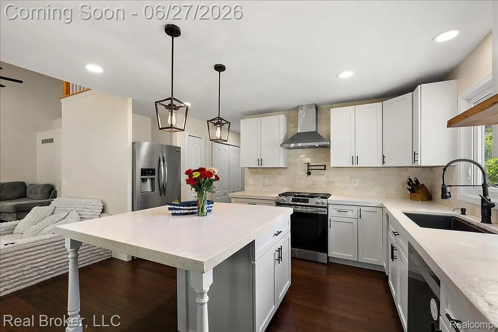 6180 Chad Court Hamburg Township MI 48116