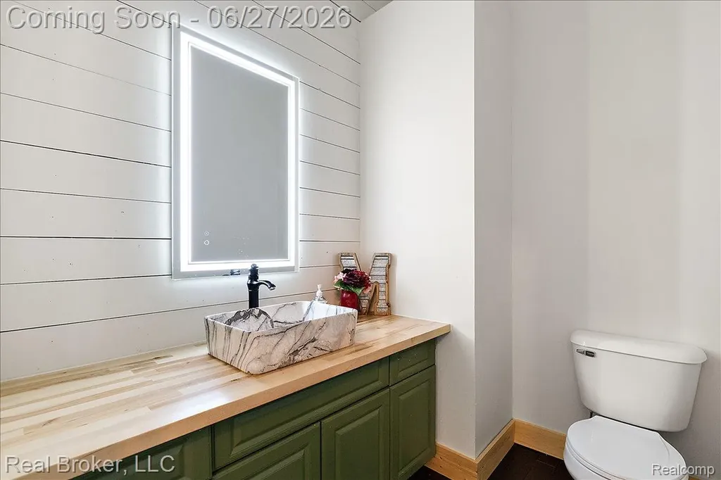 6180 Chad Court Hamburg Township MI 48116