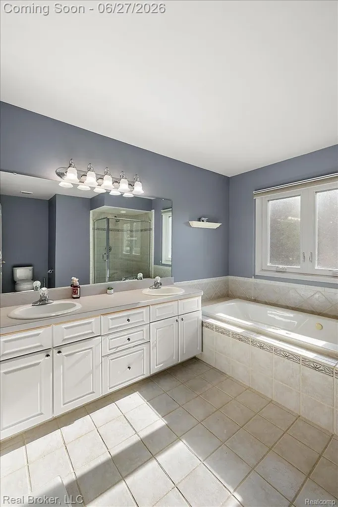 6180 Chad Court Hamburg Township MI 48116