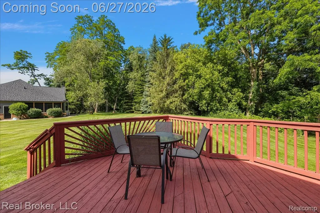 6180 Chad Court Hamburg Township MI 48116