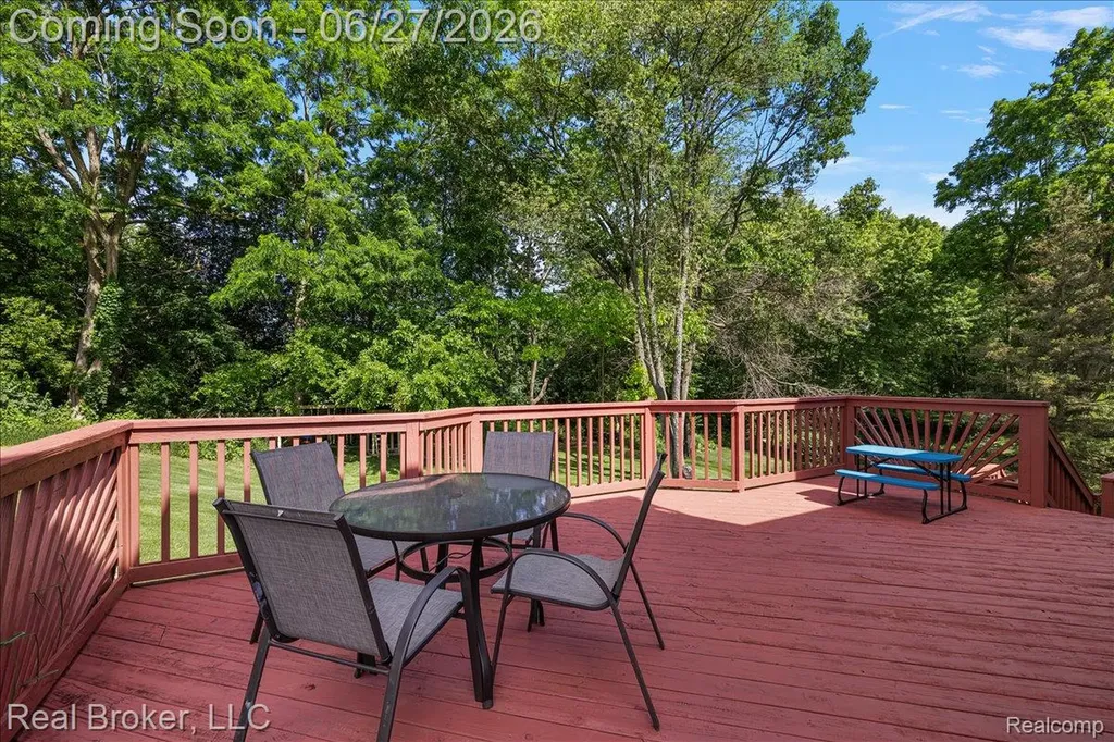 6180 Chad Court Hamburg Township MI 48116